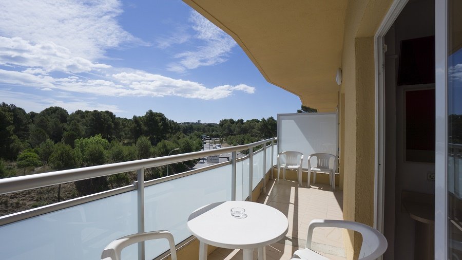 Uitzicht verbondenkamers Hotel Calypso
